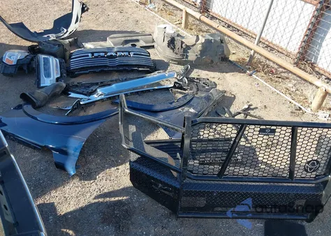 2022 Ram 2500 Laramie 4X4 8' Box z USA, uszkodzony, nr VIN 3C6UR5KL9NG319452